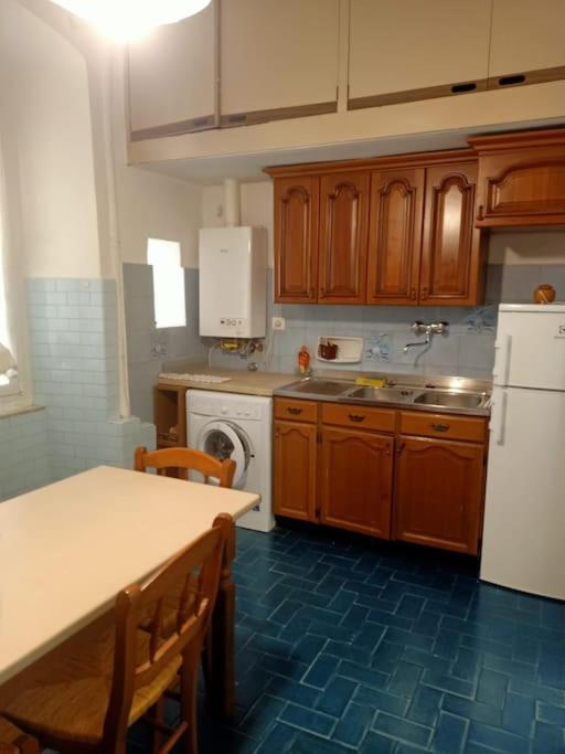 Appartamento Zona Centro Foce ジェノヴァ エクステリア 写真